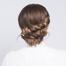 Elegant Twist by Alexander Kiryliuk - L'Oréal Professionnel | L'Oréal Partner Shop